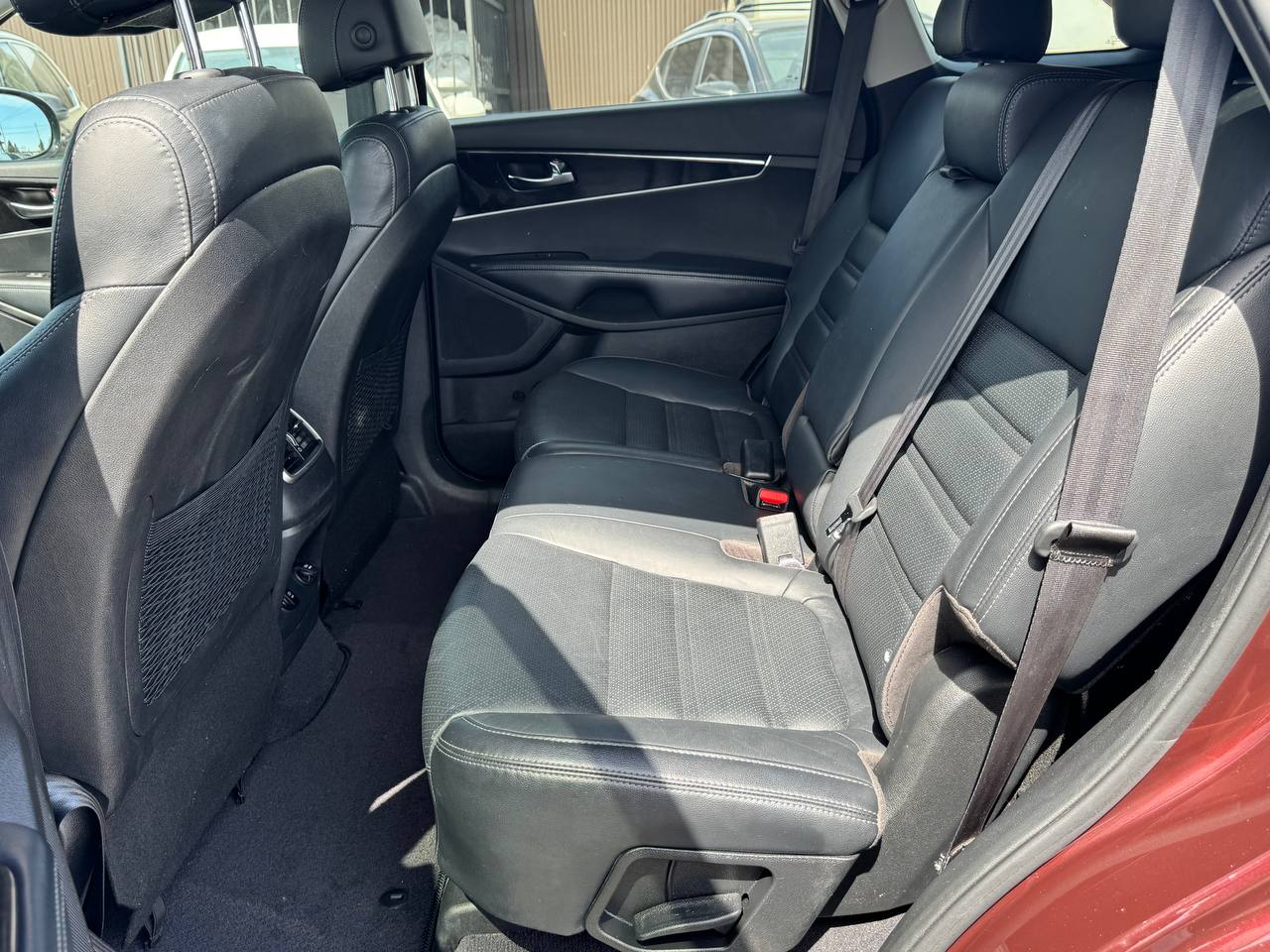 KIA SORENTO LX 2017