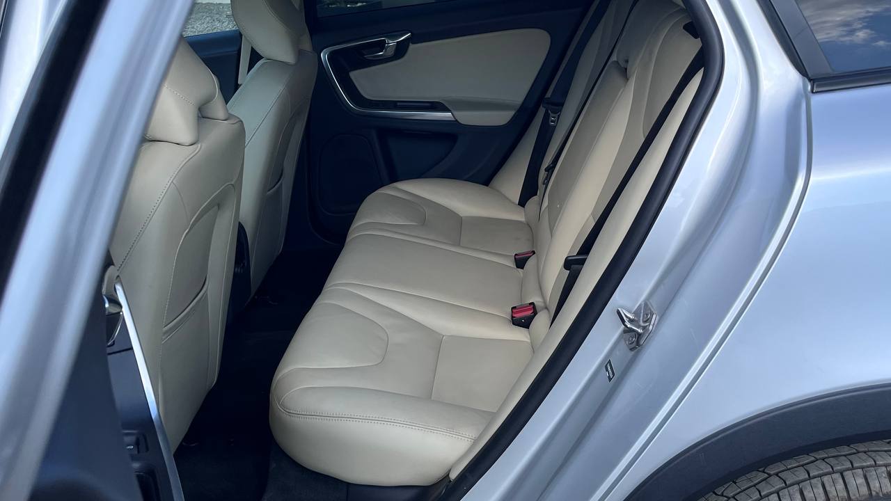 VOLVO V60 CROSS COUNTRY PREMIER 2016
