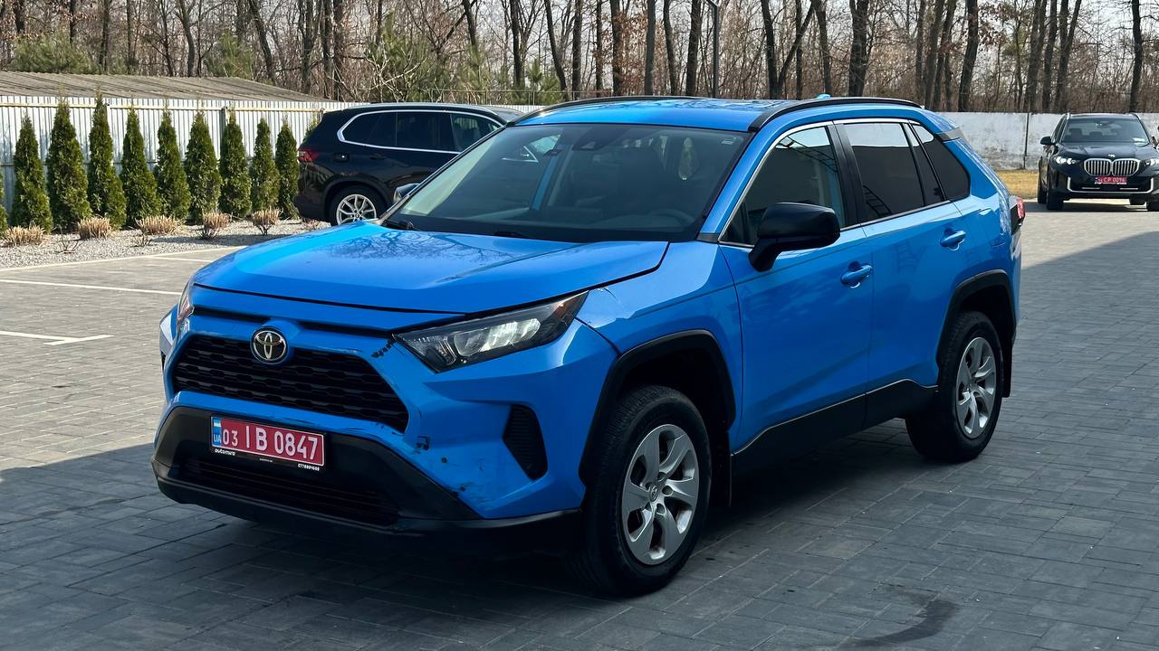 TOYOTA RAV4 LE 2020