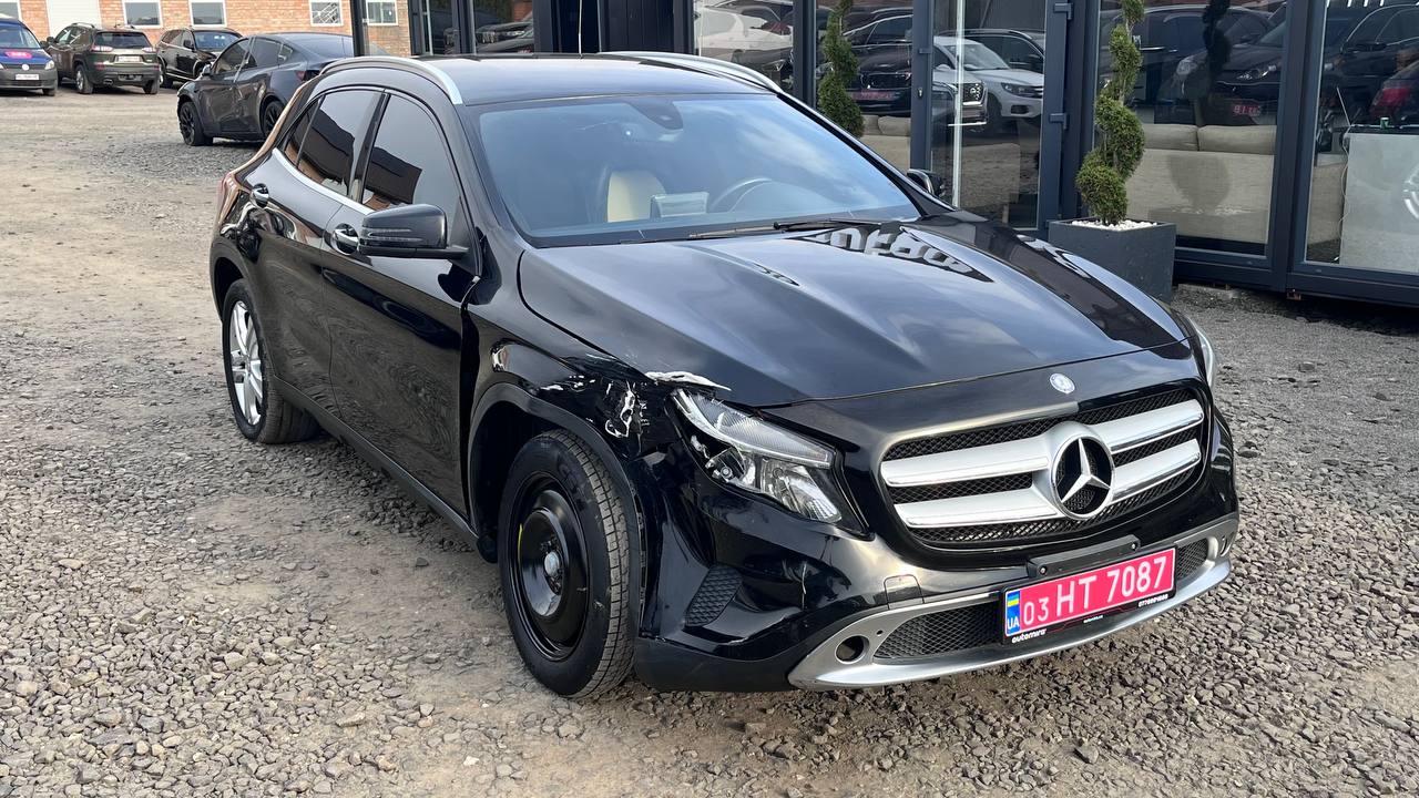 MERCEDES-BENZ GLA 250 2015