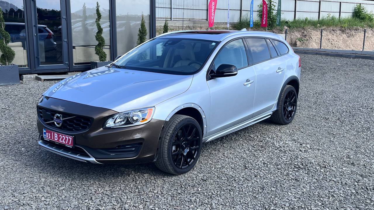 VOLVO V60 CROSS COUNTRY PREMIER 2016