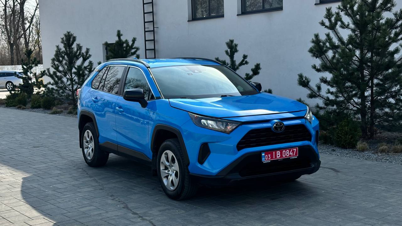 TOYOTA RAV4 LE 2020