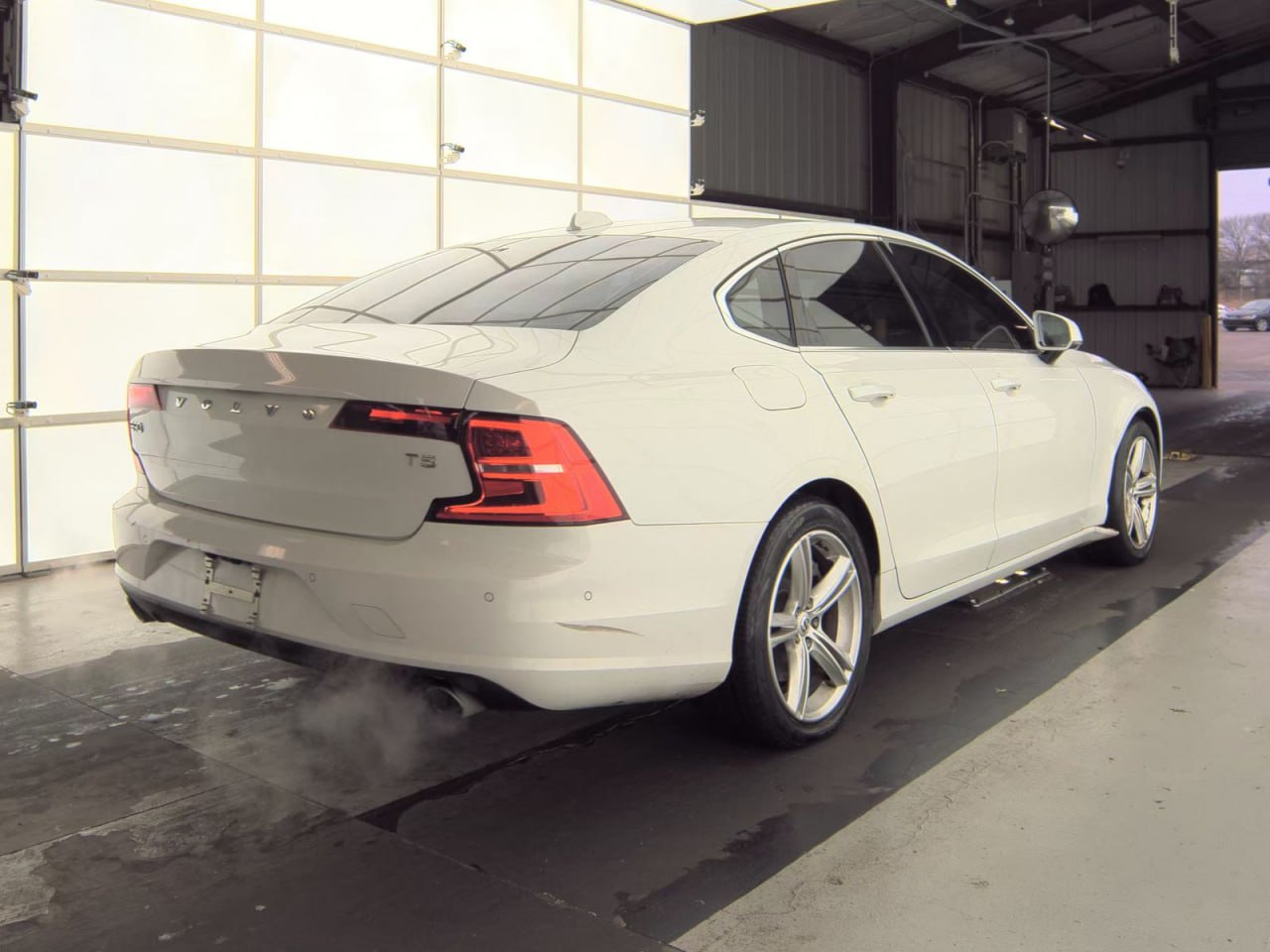 VOLVO S90 T5 MOMENTUM 2017