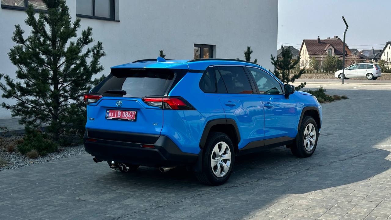 TOYOTA RAV4 LE 2020