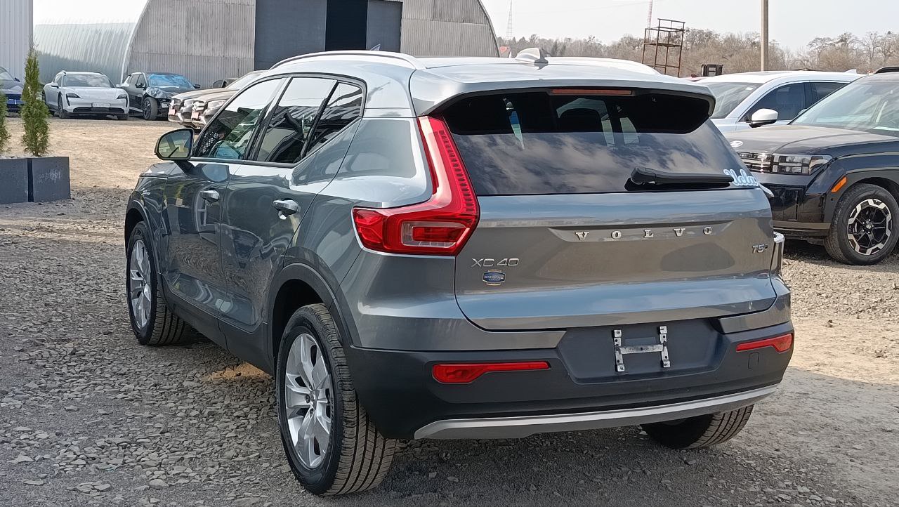VOLVO XC40 T5 MOMENTUM 2018