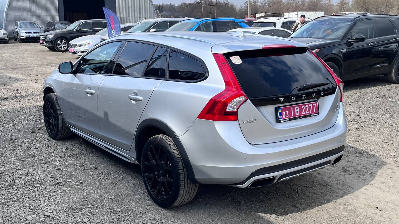 VOLVO V60 CROSS COUNTRY PREMIER 2016