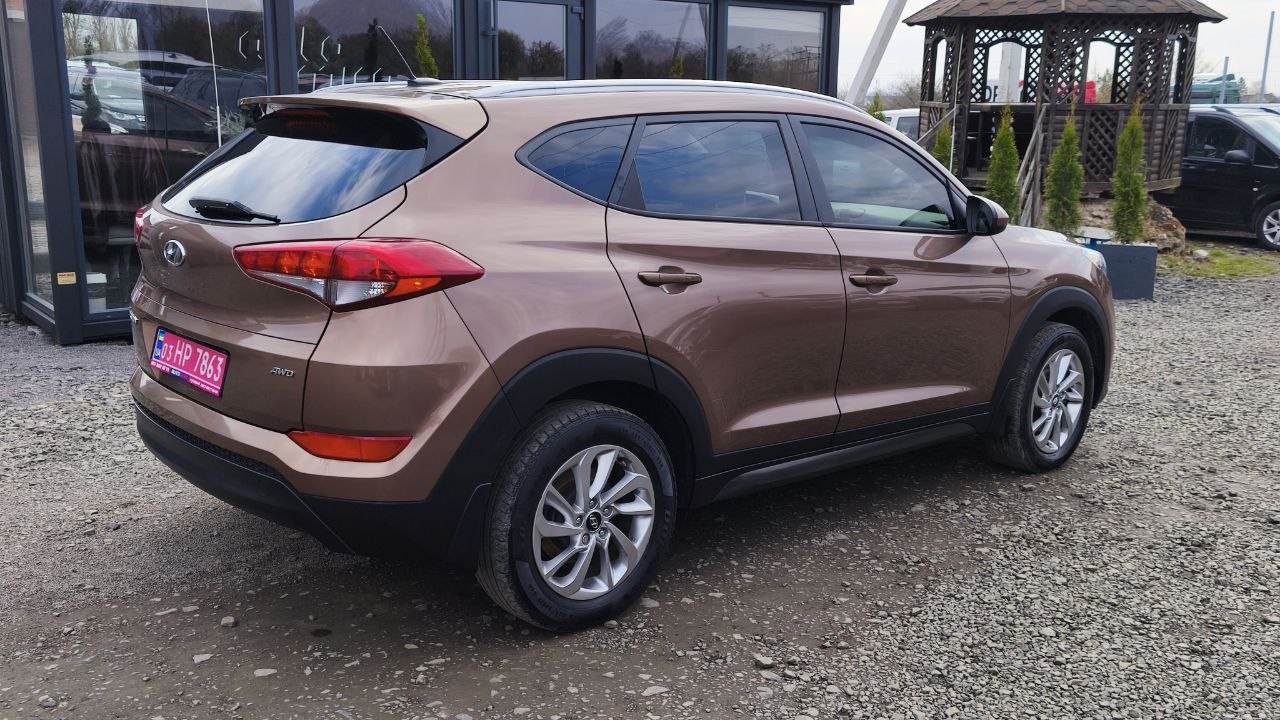 HYUNDAI TUCSON SE LIMITED 2016