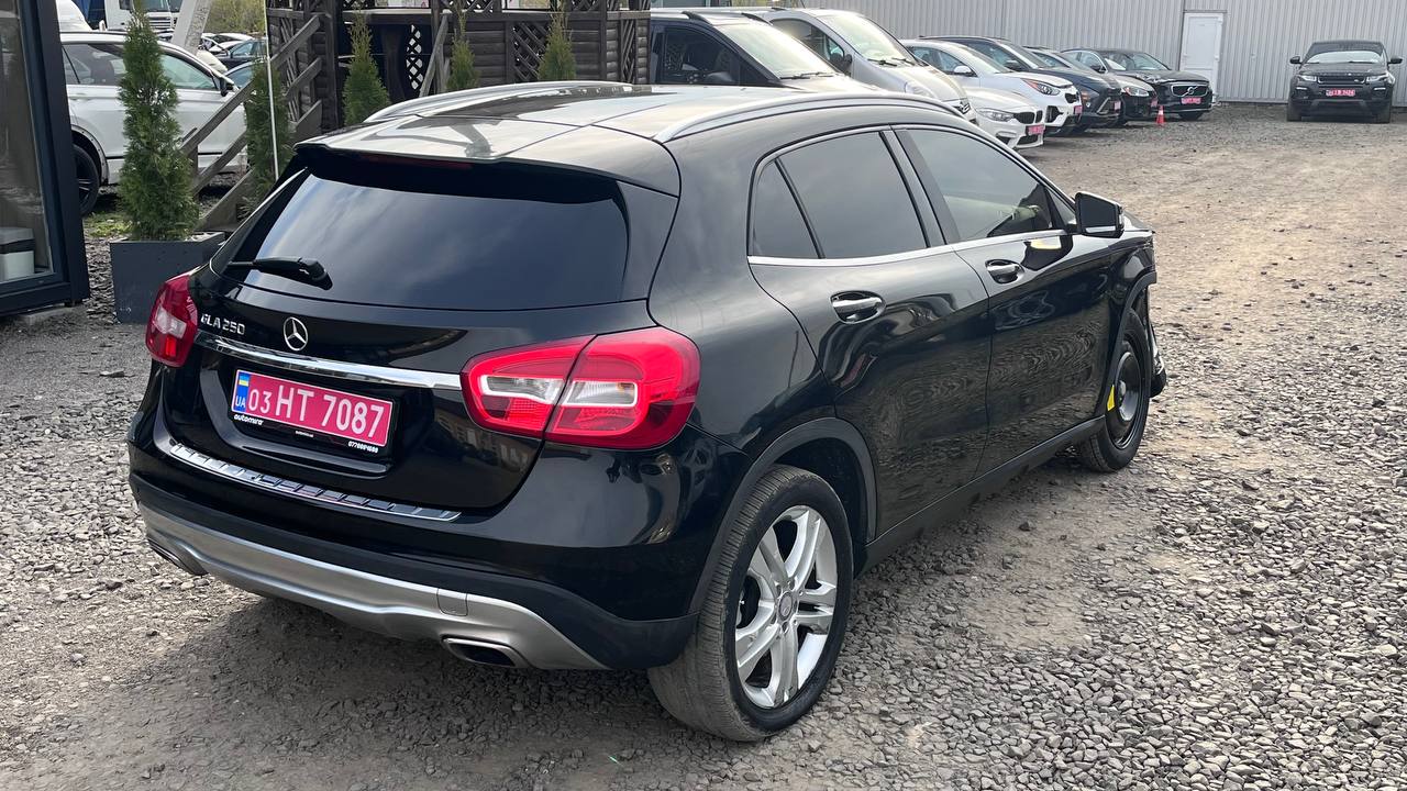 MERCEDES-BENZ GLA 250 2015