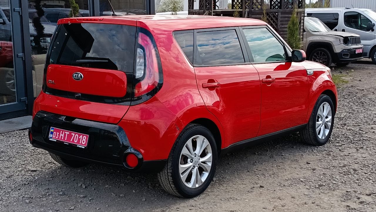KIA SOUL  2015