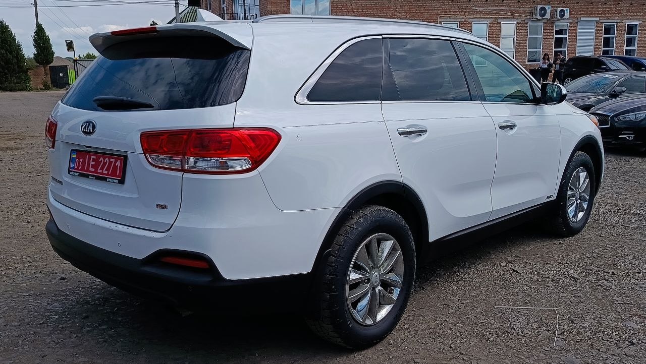 KIA SORENTO LX 2016