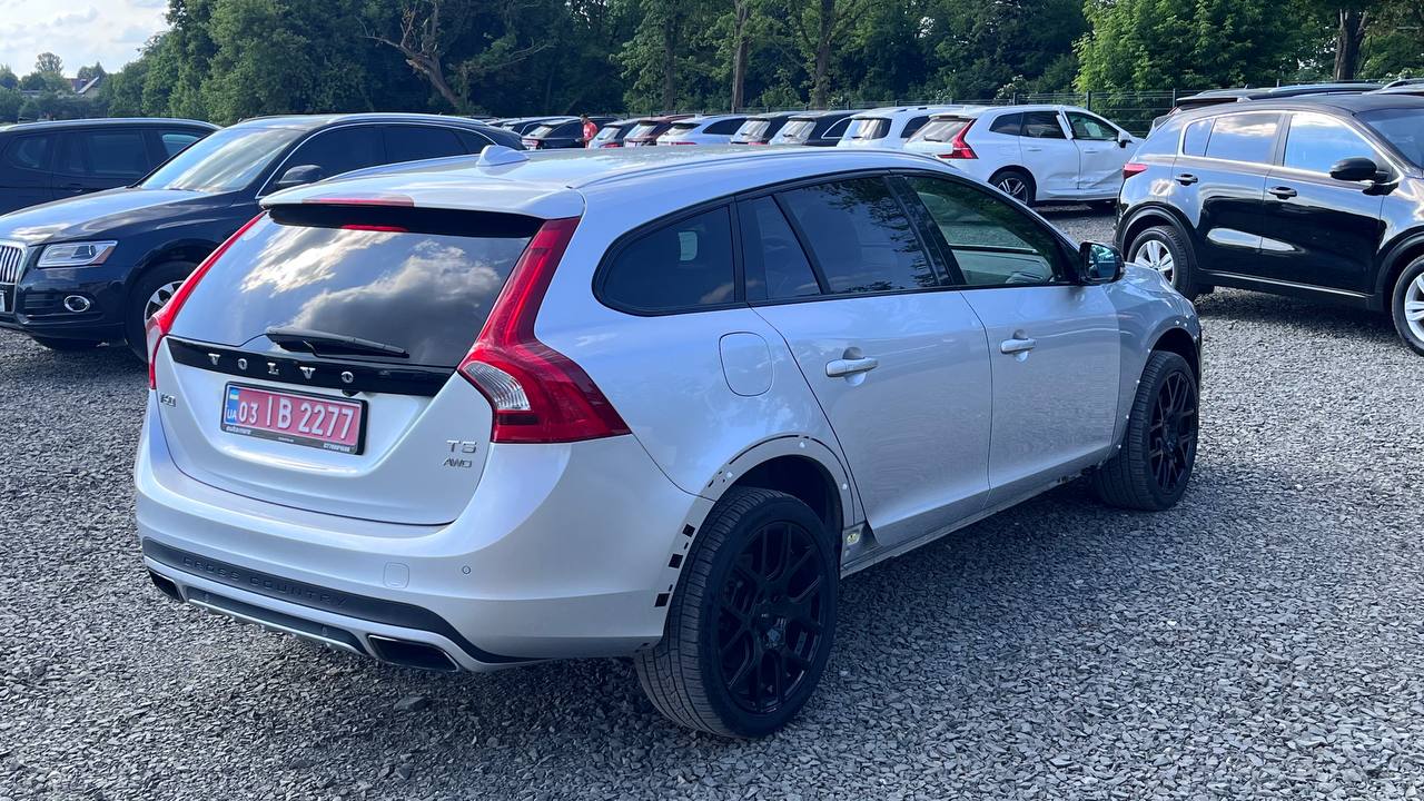 VOLVO V60 CROSS COUNTRY PREMIER 2016