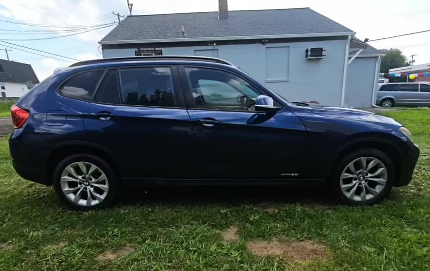 BMW X1 Sports Activity Vehicle xDrive28i 2013