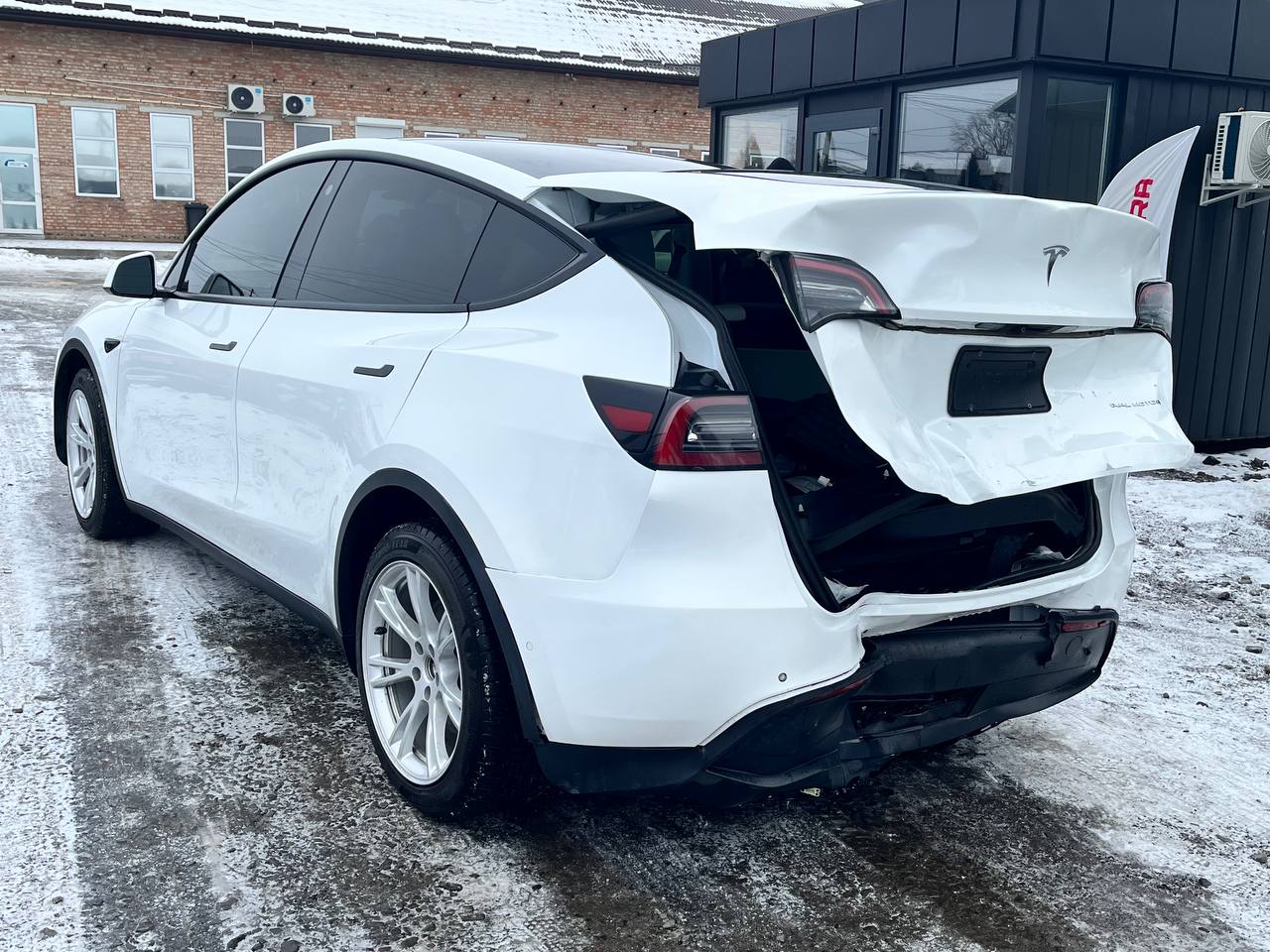 TESLA MODEL Y DUAL MOTOR 2021