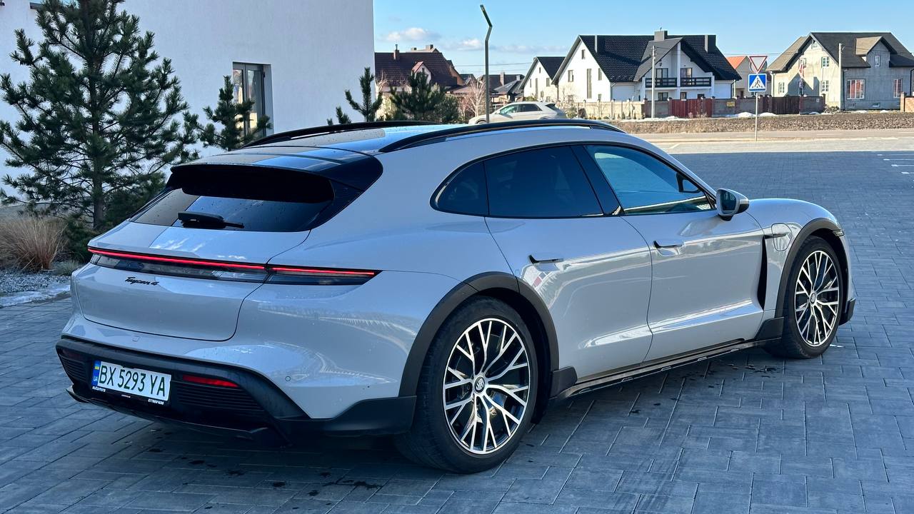 PORSCHE TAYCAN CROSS TURISMО