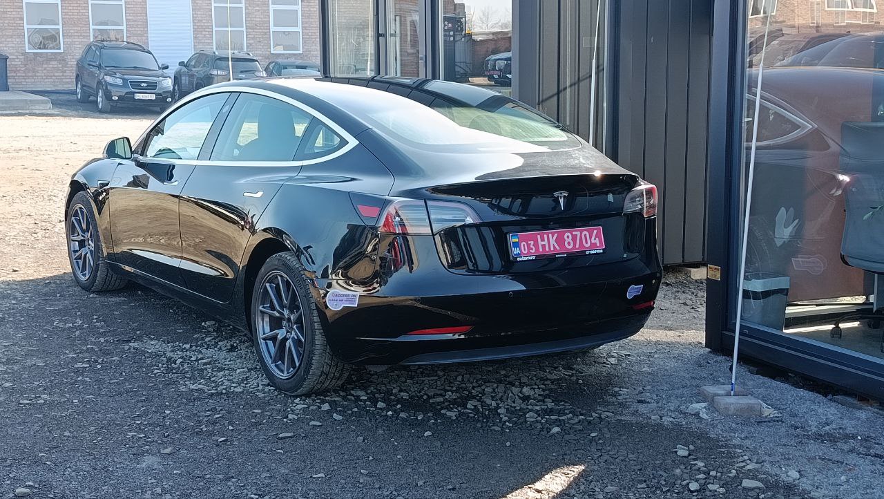 TESLA MODEL 3 MID RANGE 2018