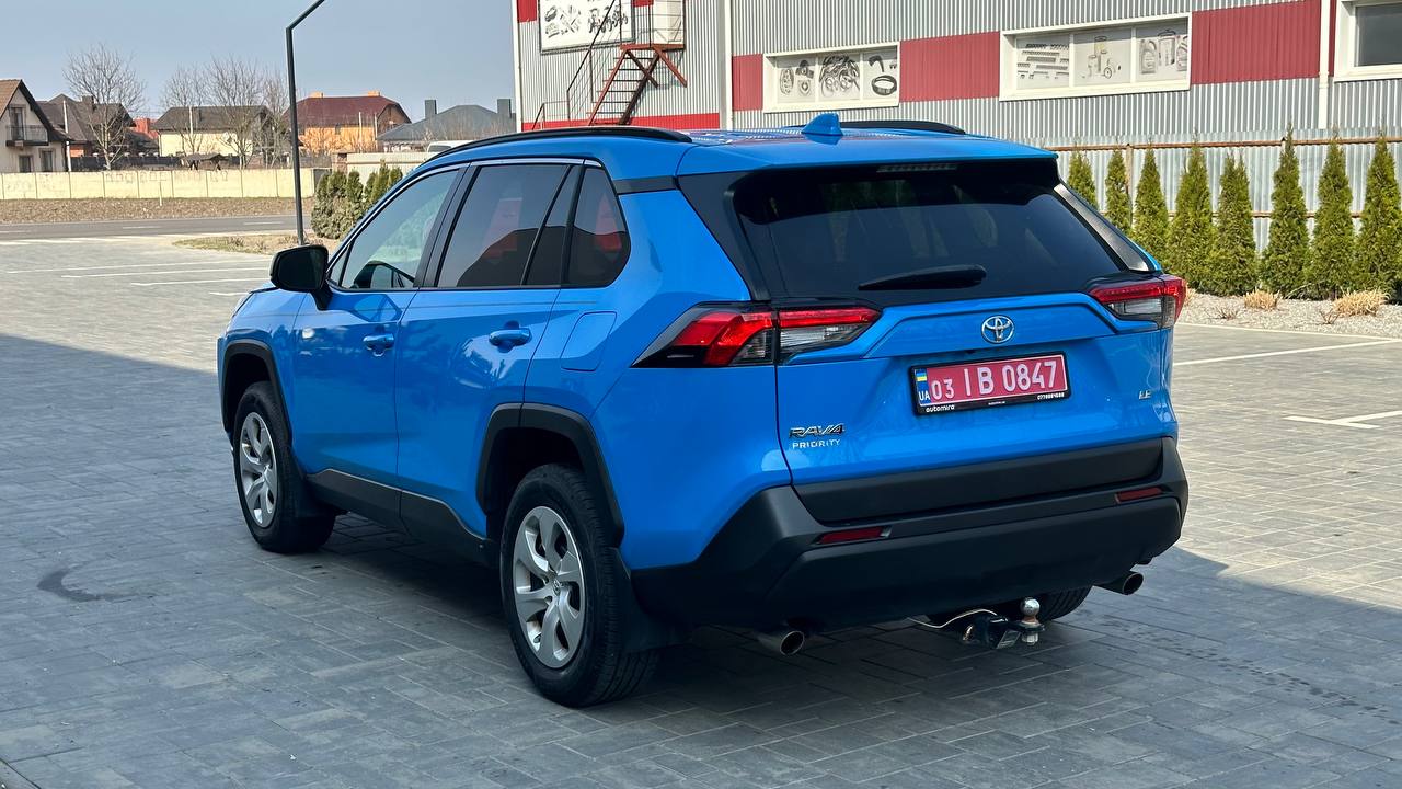 TOYOTA RAV4 LE 2020
