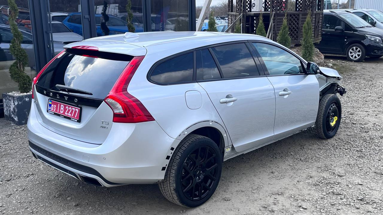 VOLVO V60 CROSS COUNTRY PREMIER 2016