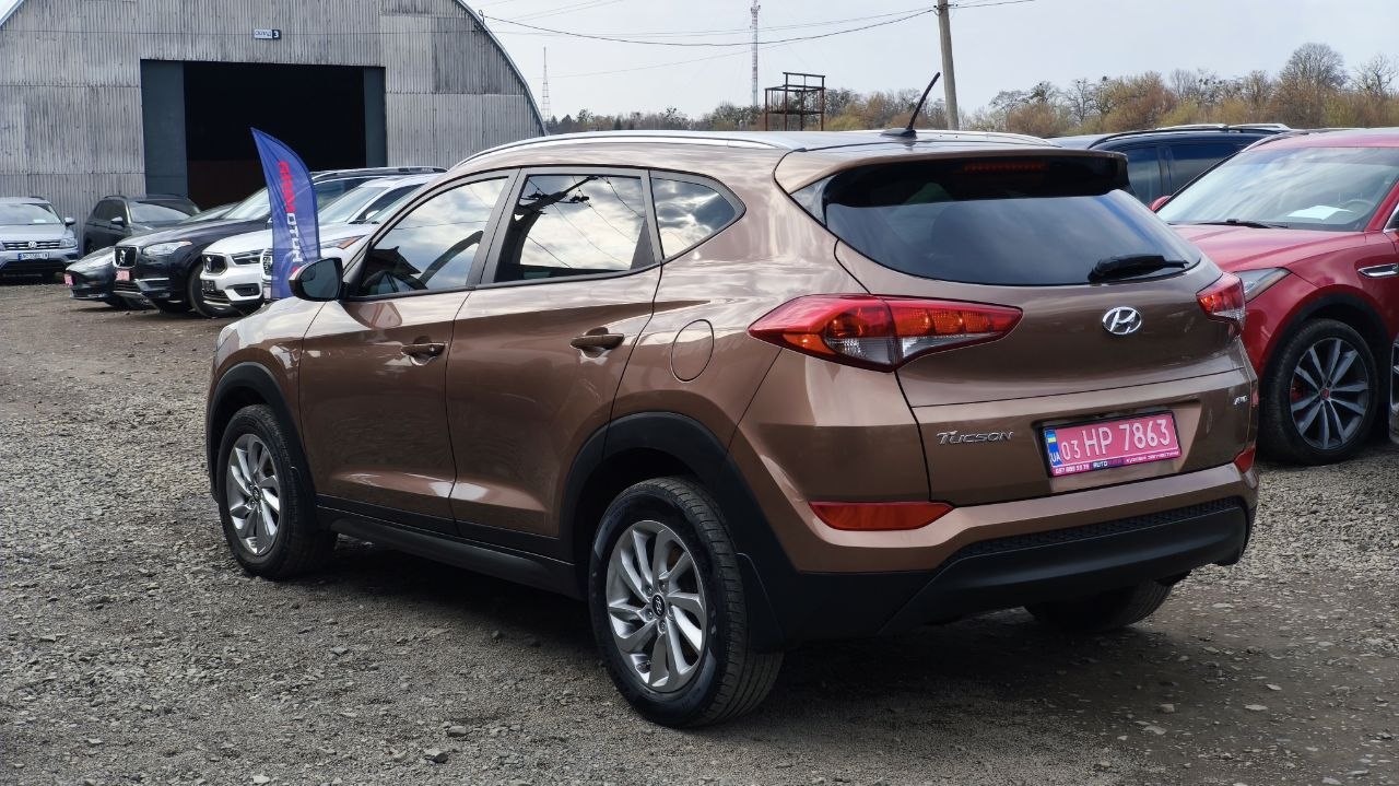 HYUNDAI TUCSON SE LIMITED 2016