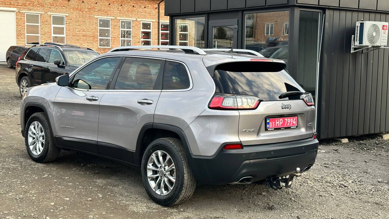 JEEP CHEROKEE LATITUDE PLUS 2019