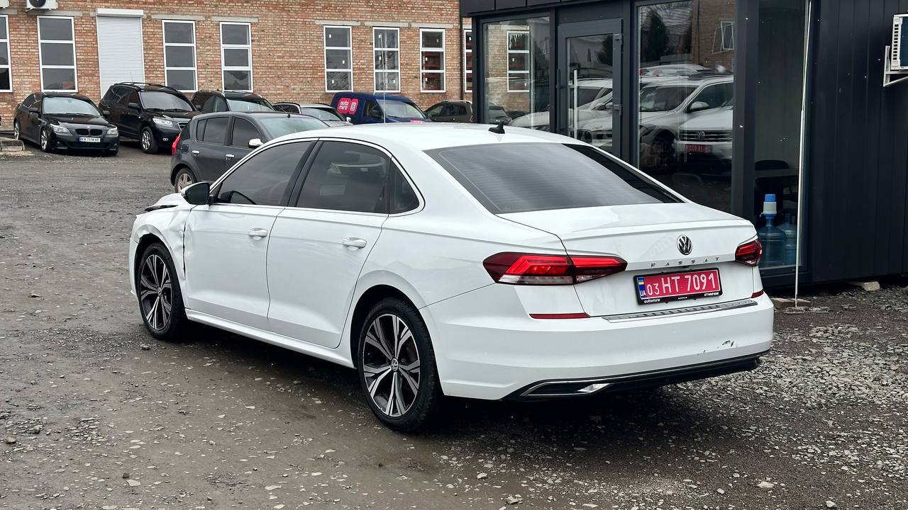 VOLKSWAGEN PASSAT SE 2021