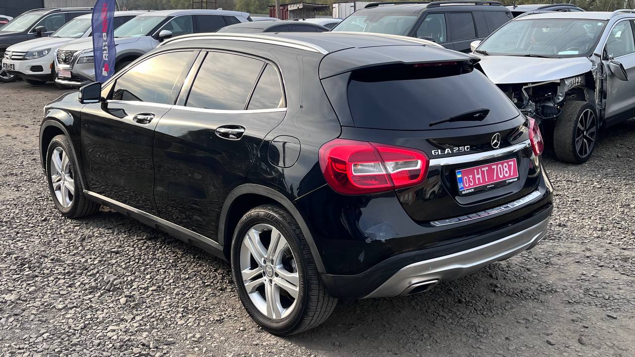 MERCEDES-BENZ GLA 250 2015