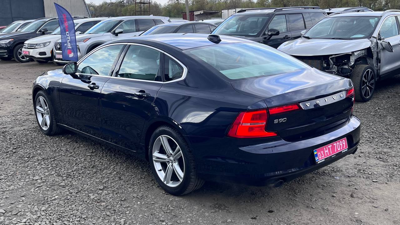 VOLVO S90 T5 MOMENTUM 2016