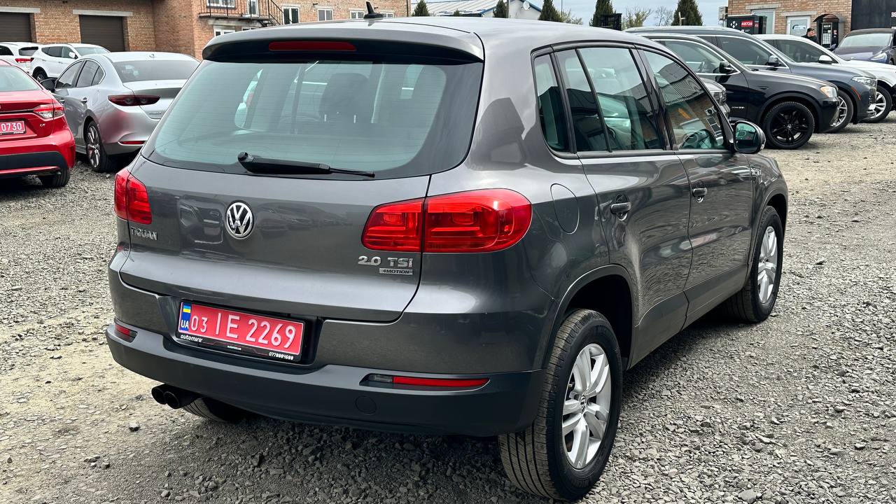 VOLKSWAGEN TIGUAN S 2012