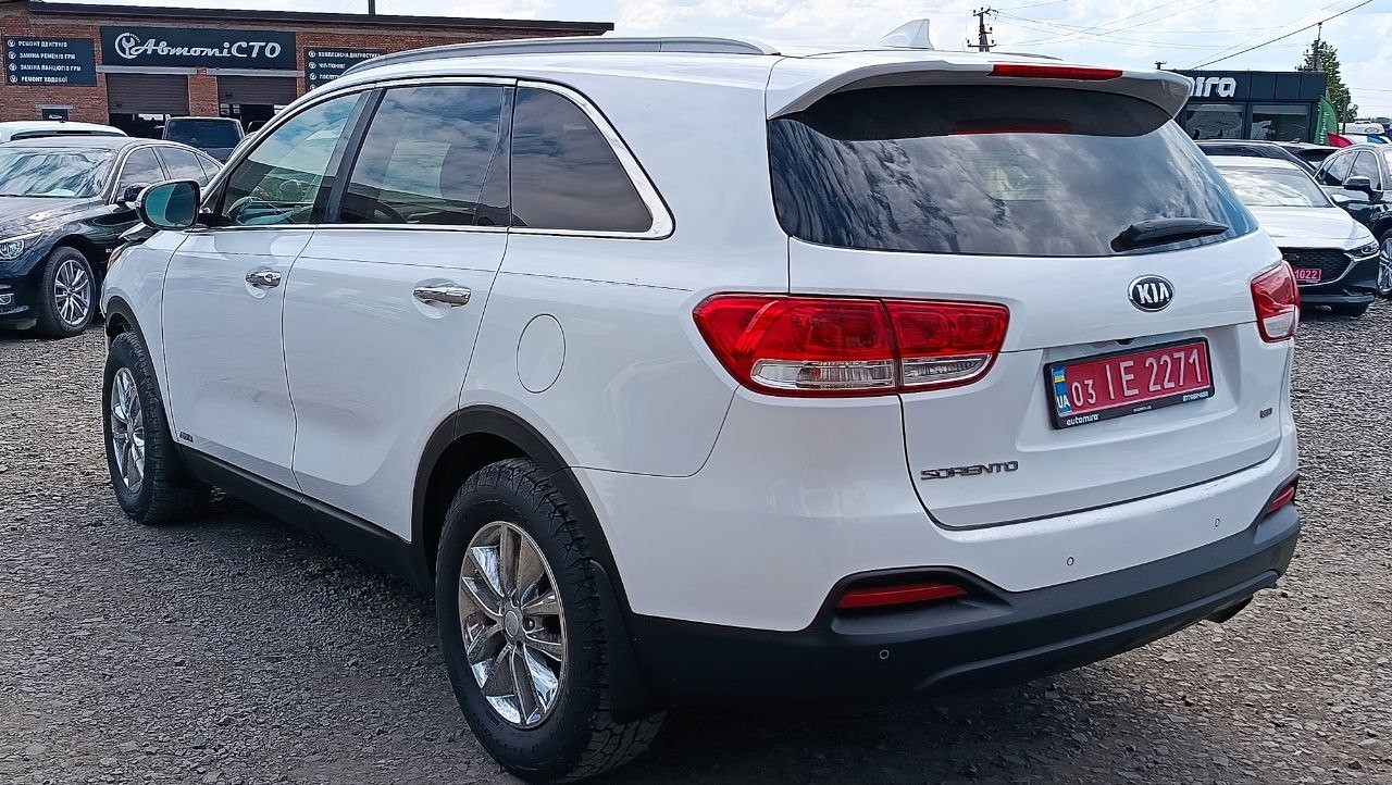 KIA SORENTO LX 2016