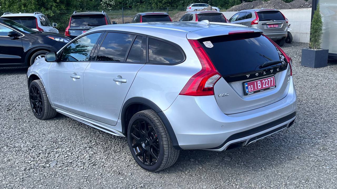 VOLVO V60 CROSS COUNTRY PREMIER 2016
