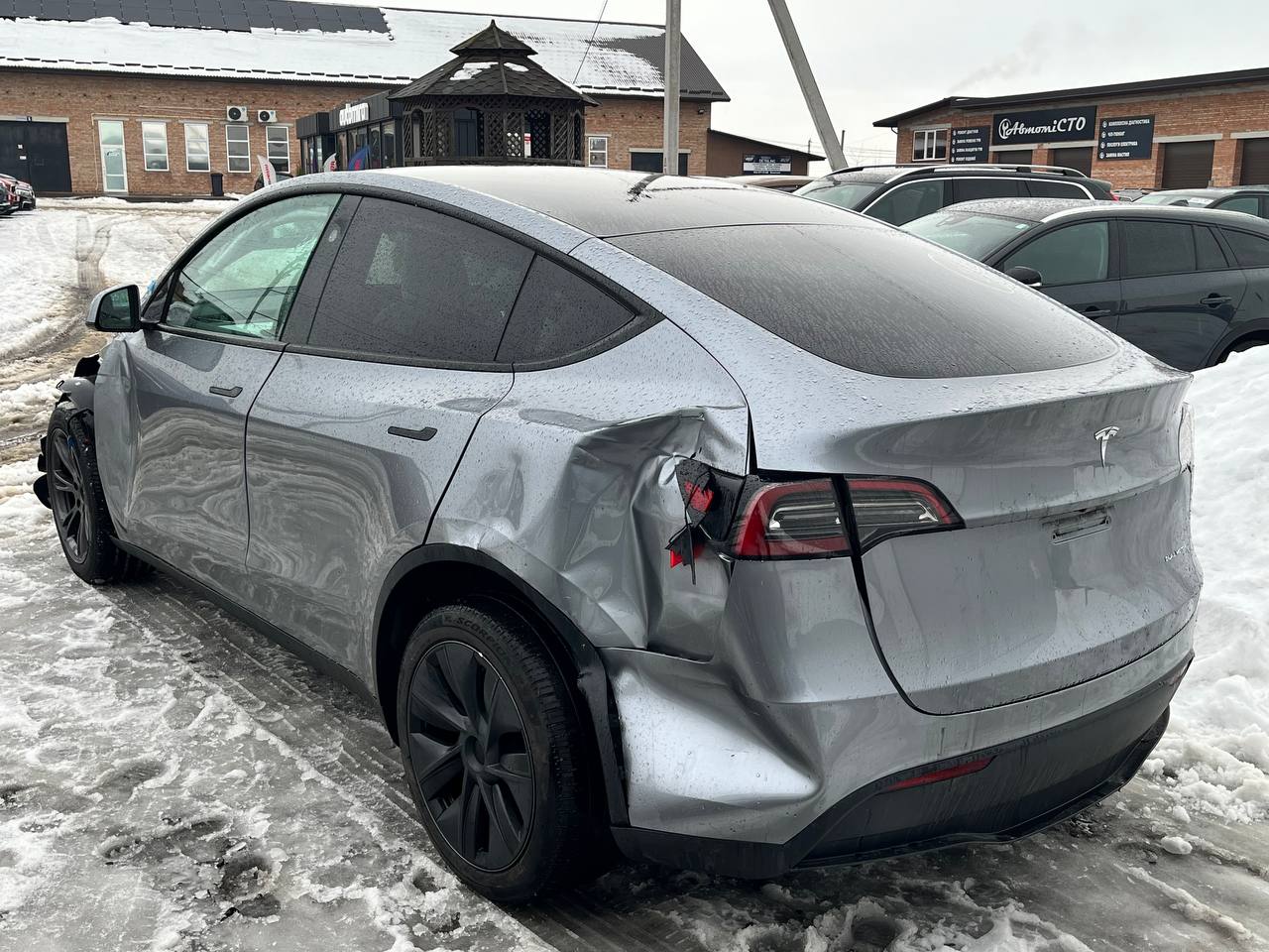 TESLA MODEL Y AWD DUAL MOTOR 2024