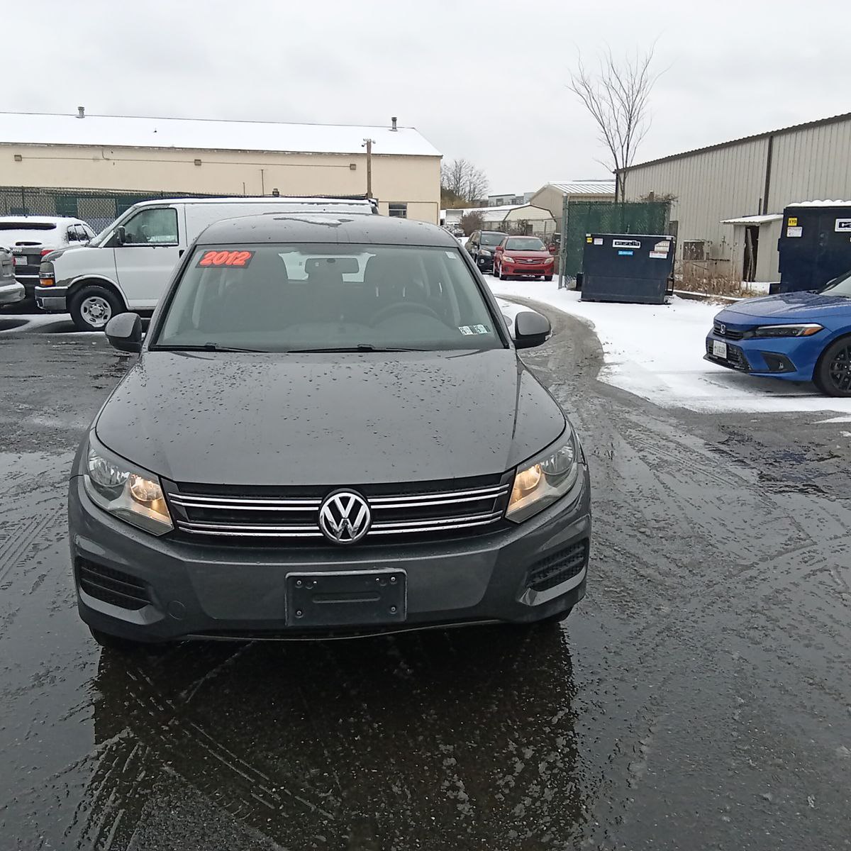 VOLKSWAGEN TIGUAN S 2012