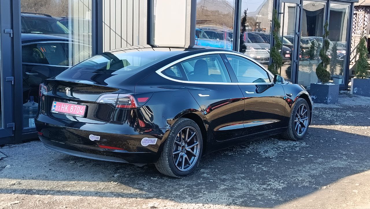 TESLA MODEL 3 MID RANGE 2018