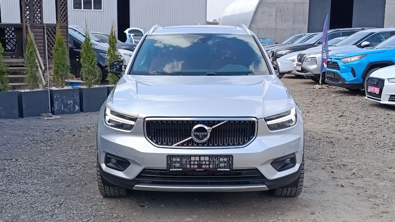VOLVO XC40 T5 MOMENTUM 2019