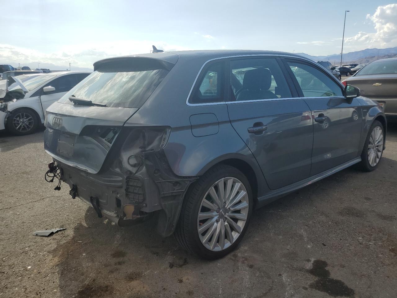 AUDI A3 E-TRON PREMIUM PLUS 2016
