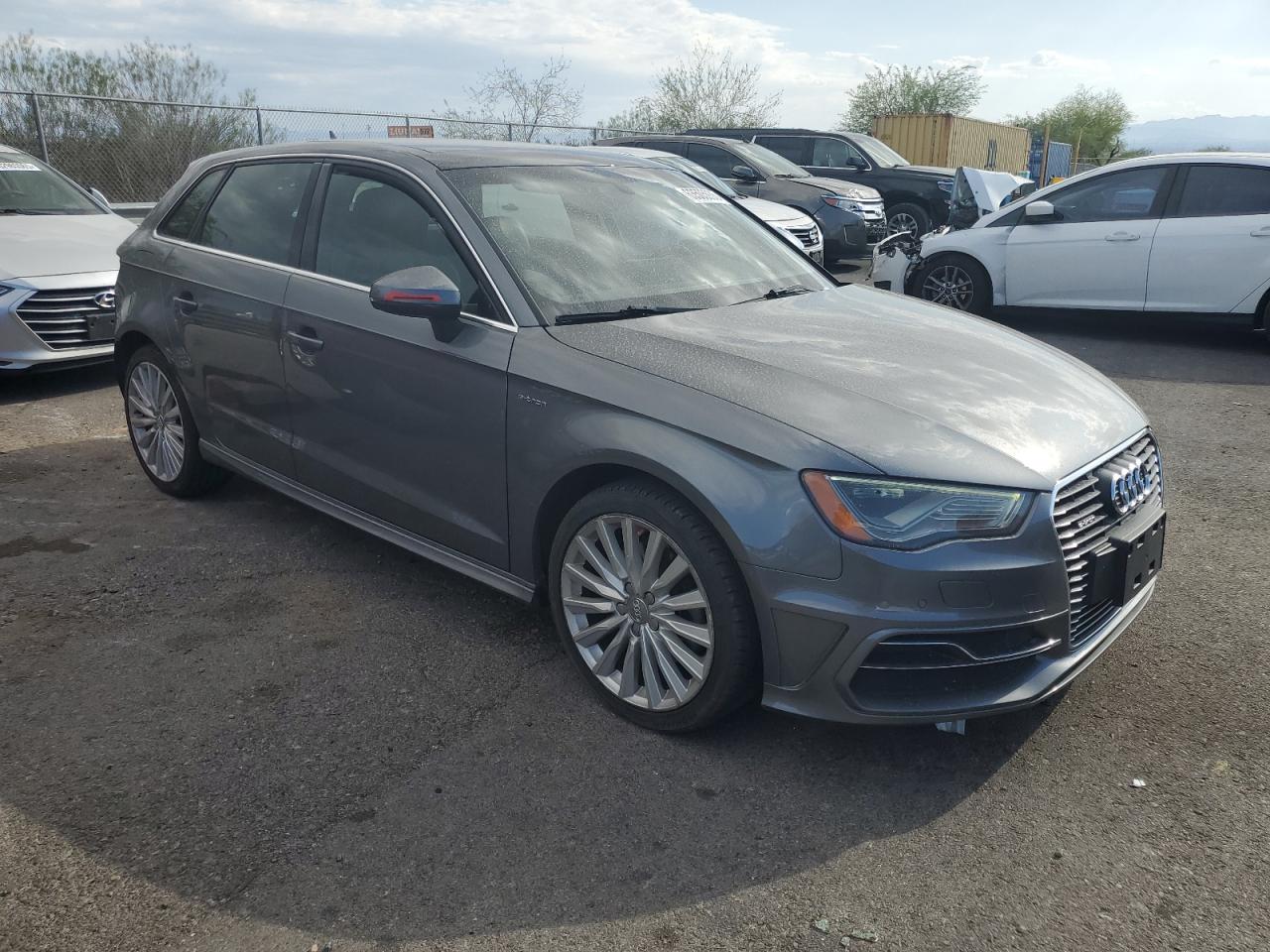 AUDI A3 E-TRON PREMIUM PLUS 2016