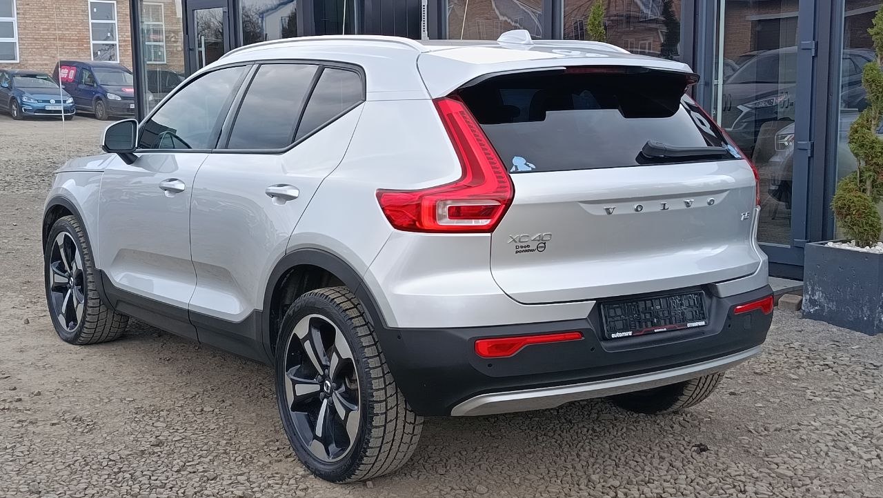 VOLVO XC40 T5 MOMENTUM 2019