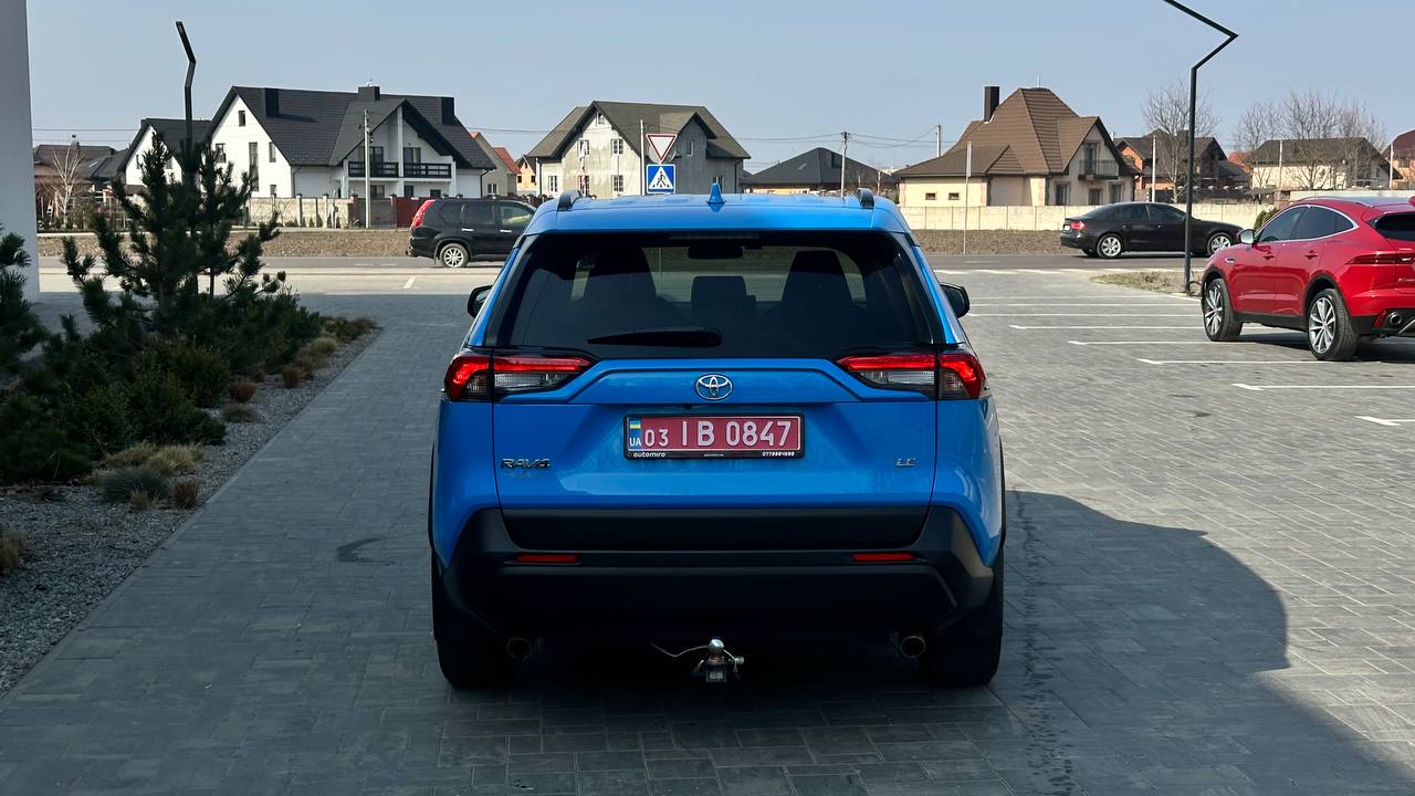 TOYOTA RAV4 LE 2020