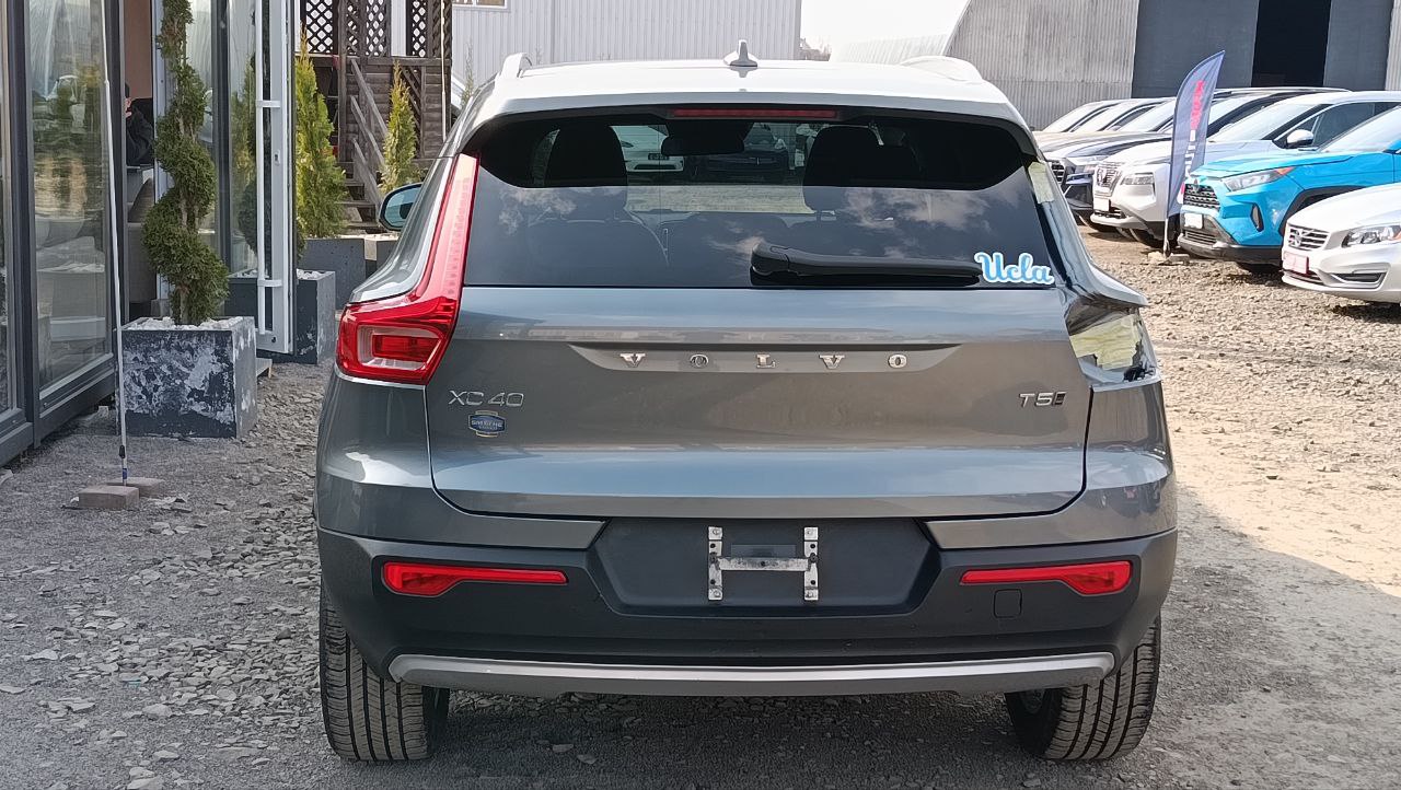 VOLVO XC40 T5 MOMENTUM 2018