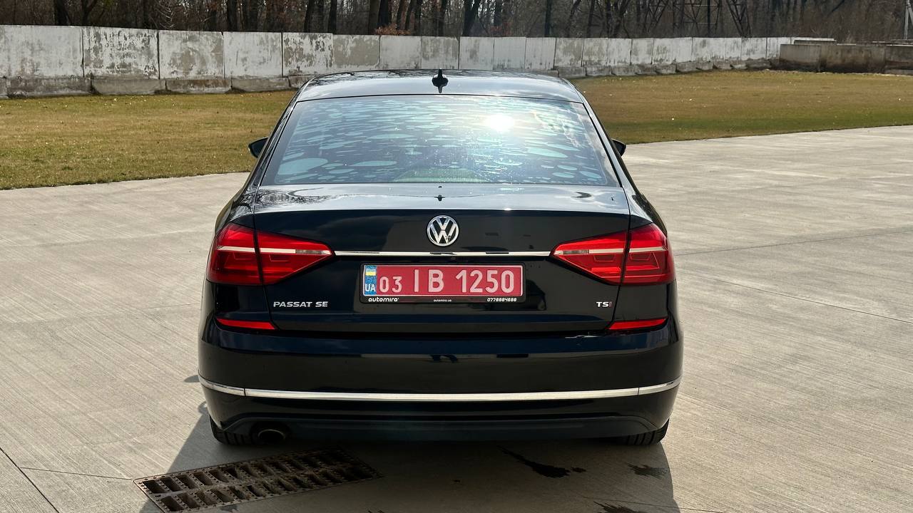 VOLKSWAGEN PASSAT SE 2015