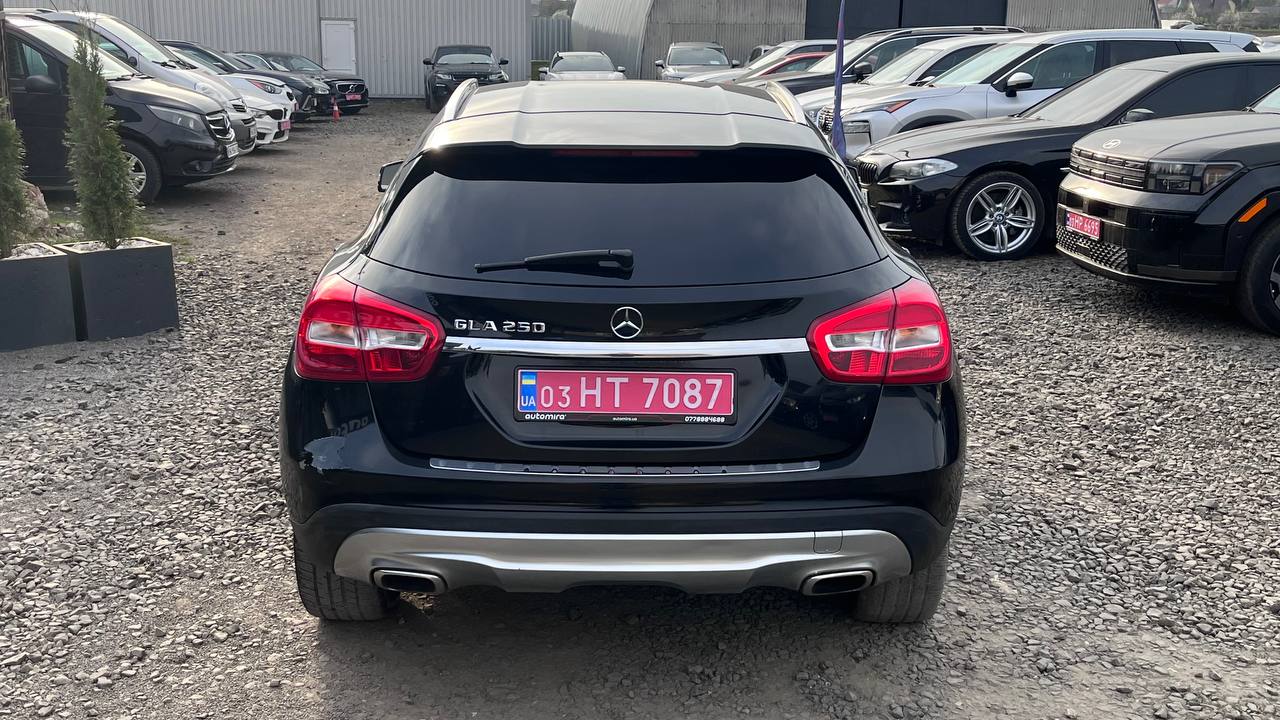 MERCEDES-BENZ GLA 250 2015