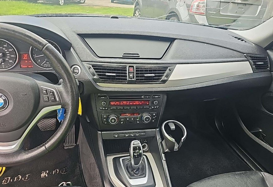 BMW X1 Sports Activity Vehicle xDrive28i 2013