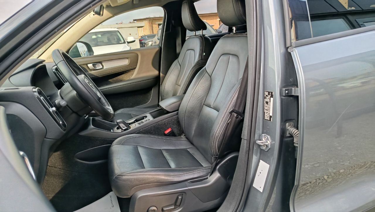 VOLVO XC40 T5 MOMENTUM 2018