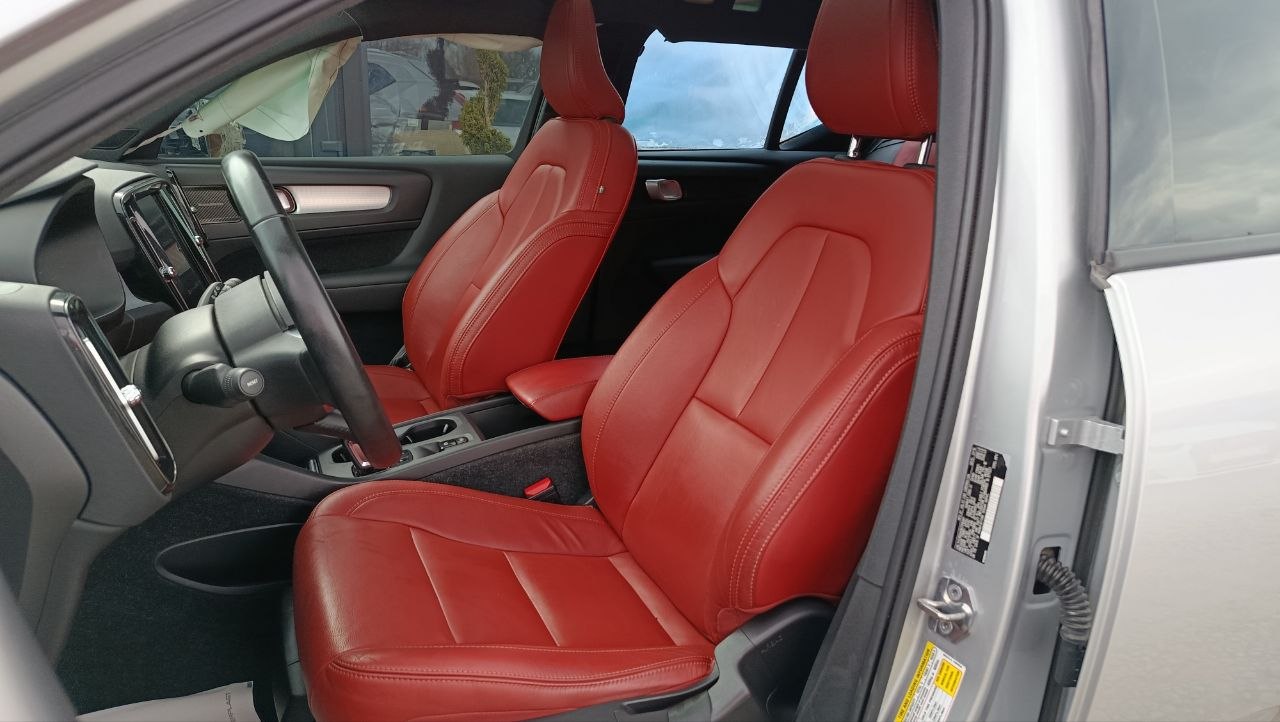 VOLVO XC40 T5 MOMENTUM 2019