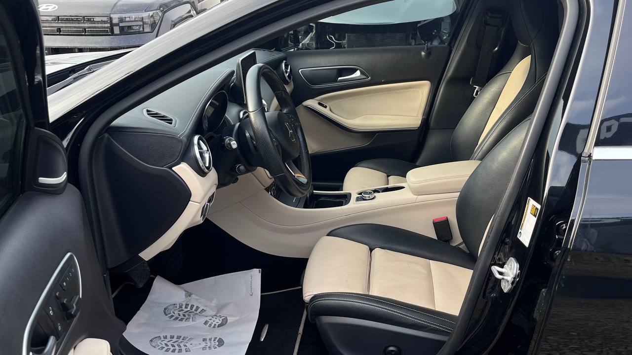 MERCEDES-BENZ GLA 250 2015