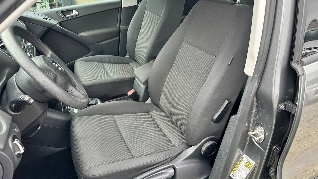 VOLKSWAGEN TIGUAN S 2012