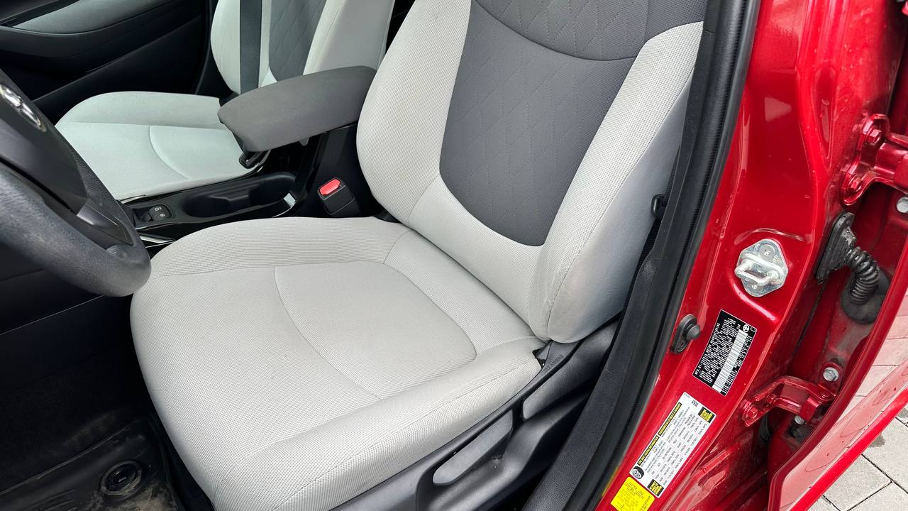 TOYOTA COROLLA LE 2019