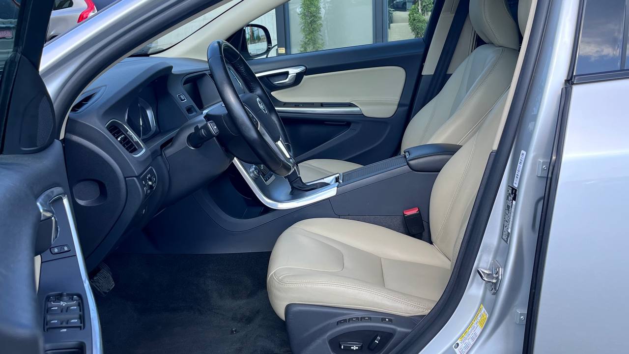 VOLVO V60 CROSS COUNTRY PREMIER 2016
