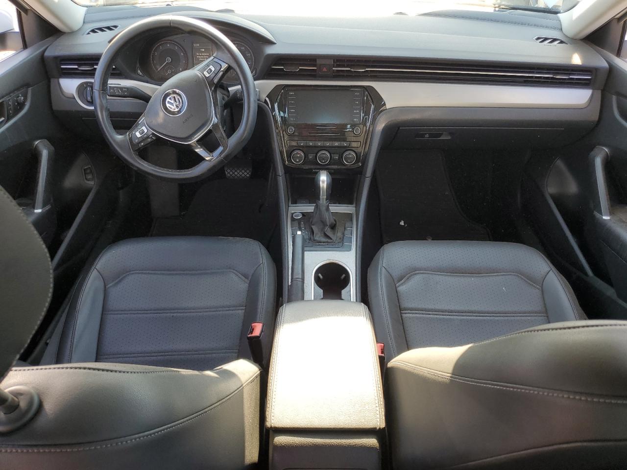 VOLKSWAGEN PASSAT SE 2020