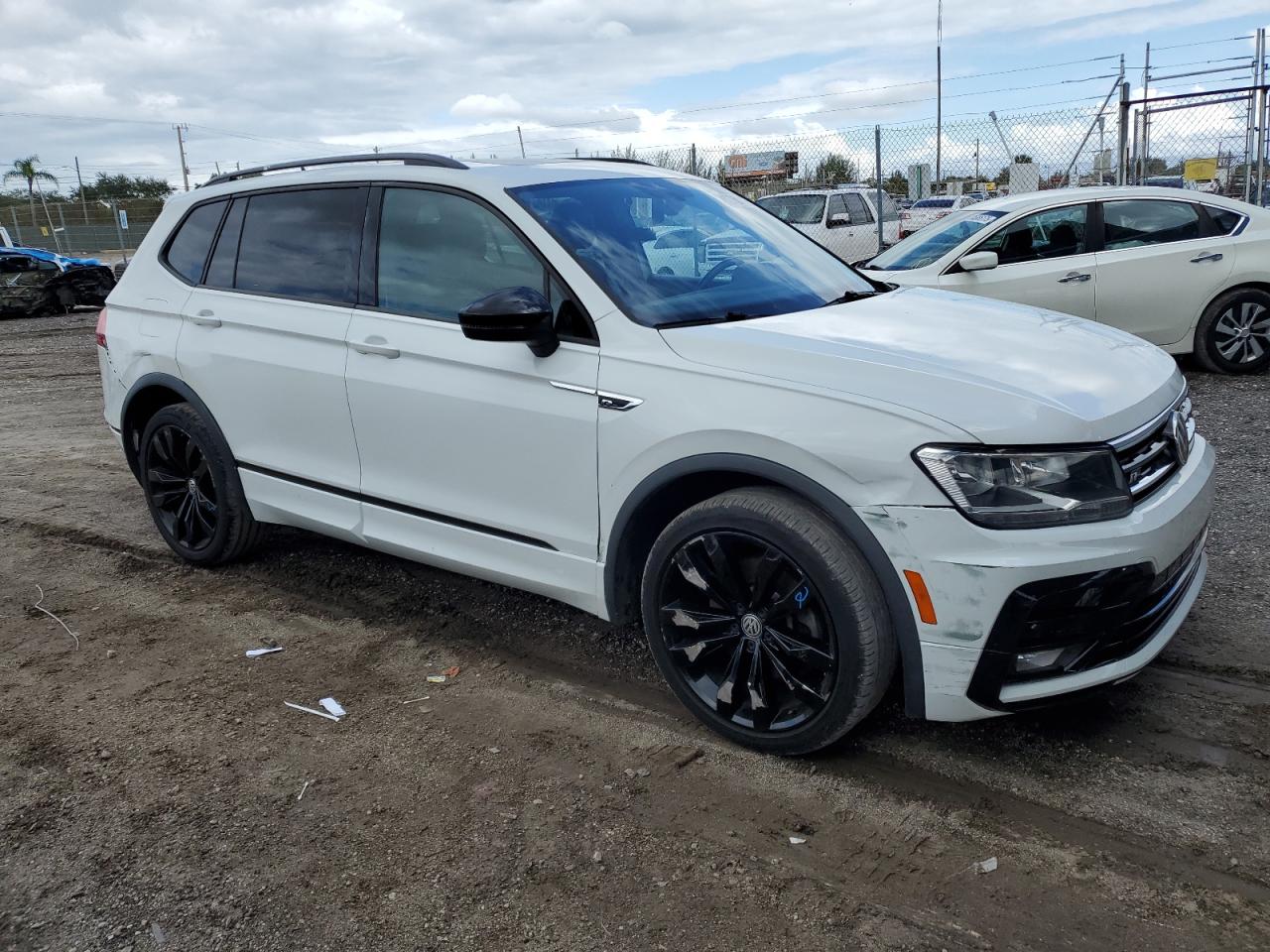 VOLKSWAGEN TIGUAN SE R-LINE 2021