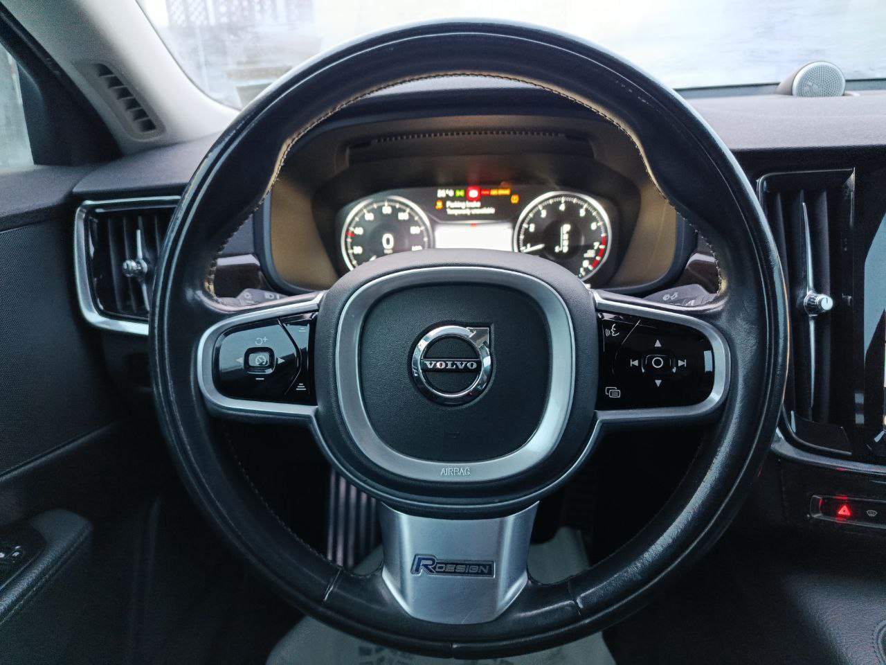 VOLVO S90 T5 MOMENTUM 2017